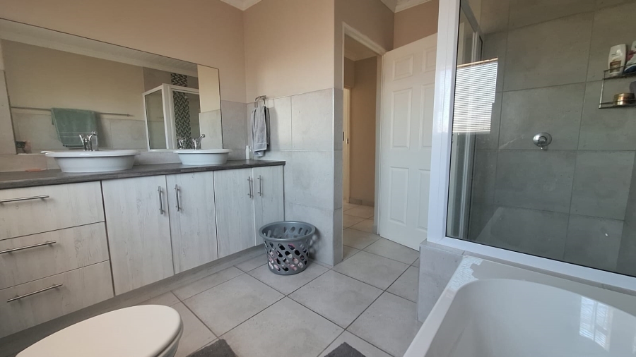 3 Bedroom Property for Sale in Stilbaai Wes Western Cape